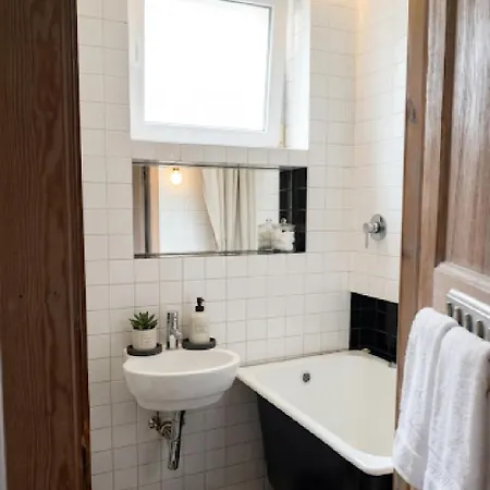 Apartament Klimat Starego Wrzeszcza - Z Dużym łóżkiem