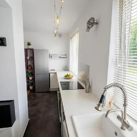 Apartament Klimat Starego Wrzeszcza - Z Dużym łóżkiem *